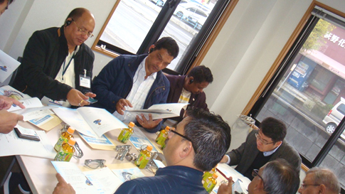 The members listening to the lecture at Kawamoto Heavy Industries Co. Ltd.